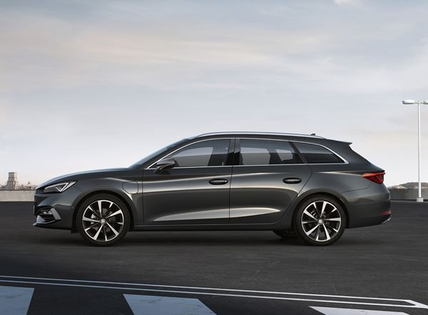 Le break Seat Leon Sportstourer adopte des lignes plus affirmées