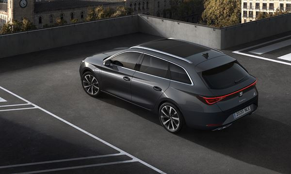 Le break Seat Leon Sportstourer adopte des lignes plus affirmées
