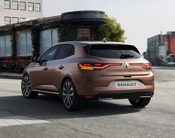 La berline compacte Renault Mégane restylée reçoit des projecteurs LED