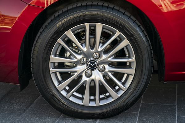 La Mazda 2 restylée adopte les attributs stylistiques du design Kodo