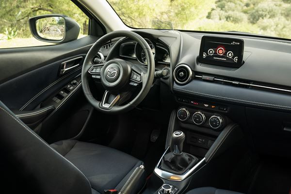 La Mazda 2 restylée adopte les attributs stylistiques du design Kodo