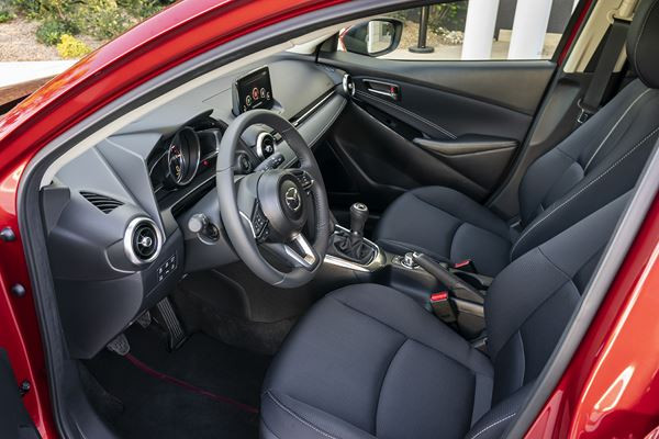 La Mazda 2 restylée adopte les attributs stylistiques du design Kodo
