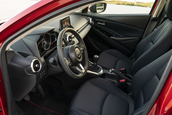 La Mazda 2 restylée adopte les attributs stylistiques du design Kodo