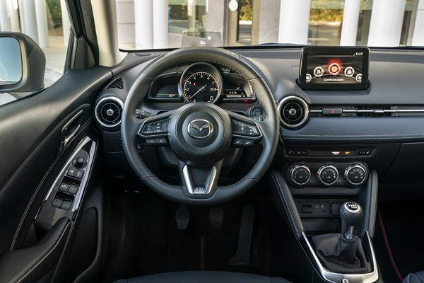 La Mazda 2 restylée adopte les attributs stylistiques du design Kodo