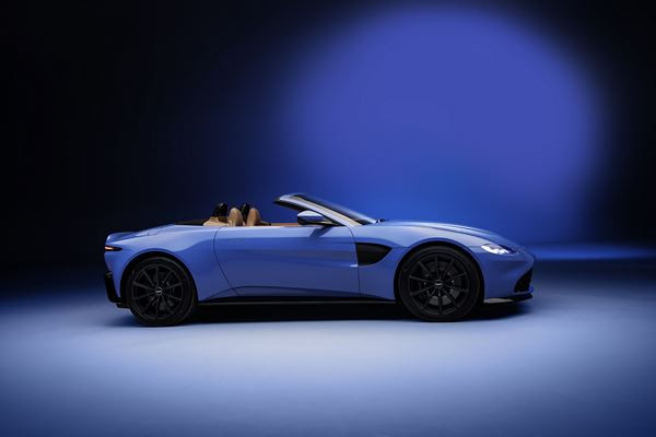 L'Aston Martin Vantage Roadster rejoint le coupé
