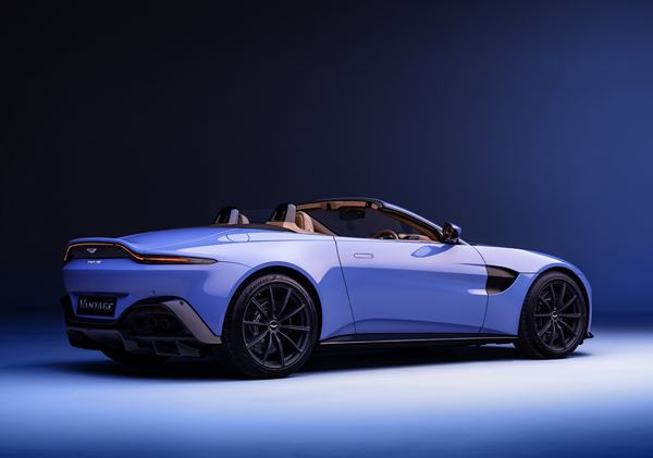 L'Aston Martin Vantage Roadster rejoint le coupé