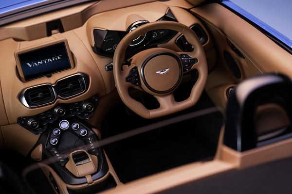L'Aston Martin Vantage Roadster rejoint le coupé