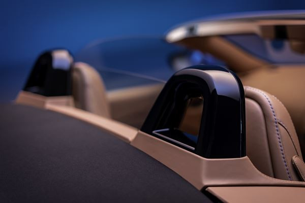 L'Aston Martin Vantage Roadster rejoint le coupé