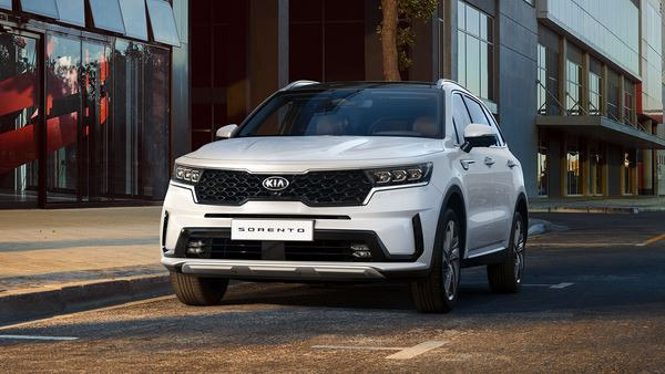 Le Kia Sorento intègre des lignes affûtées et tendues