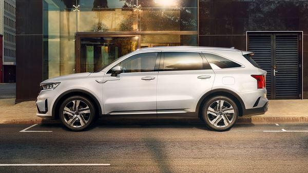 Le Kia Sorento intègre des lignes affûtées et tendues