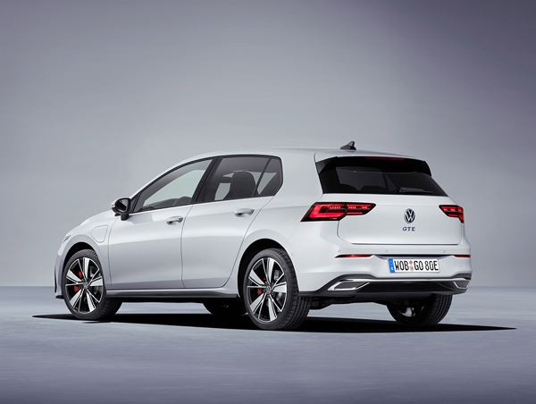 La compacte hybride rechargeable Volkswagen Golf GTE débite 245 ch et 400 Nm