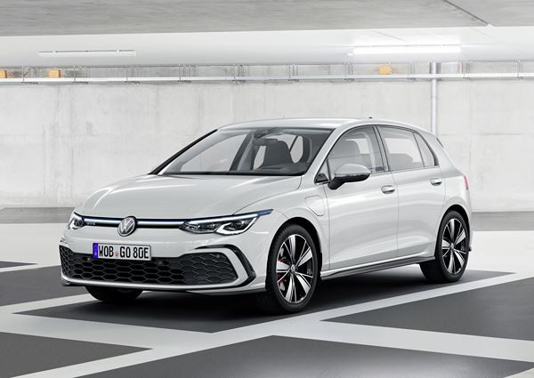 La compacte hybride rechargeable Volkswagen Golf GTE débite 245 ch et 400 Nm