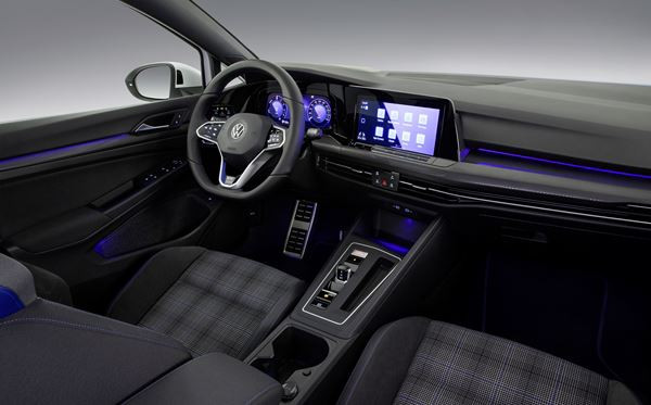 La compacte hybride rechargeable Volkswagen Golf GTE débite 245 ch et 400 Nm