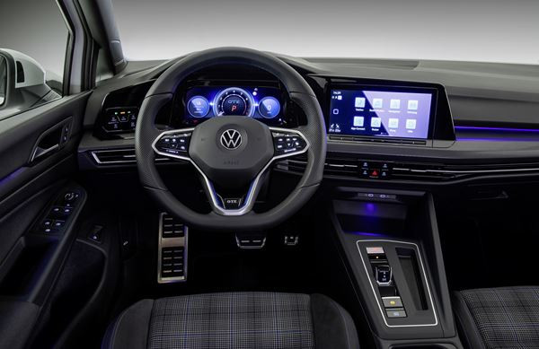 La compacte hybride rechargeable Volkswagen Golf GTE débite 245 ch et 400 Nm