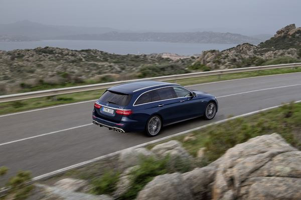 La Mercedes Classe E Break restylée affiche un design plus dynamique