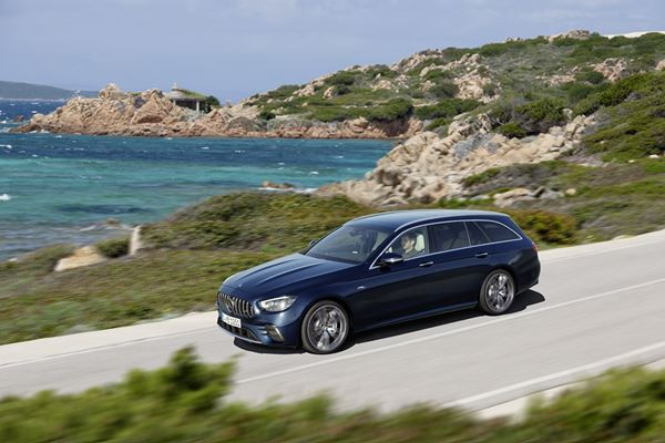 La Mercedes Classe E Break restylée affiche un design plus dynamique