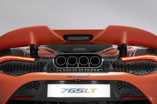 La supercar McLaren 765LT embarque un moteur V8 4 litres biturbo de 765 ch