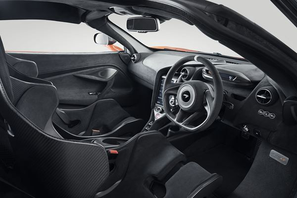La supercar McLaren 765LT embarque un moteur V8 4 litres biturbo de 765 ch