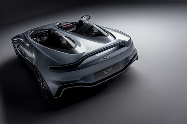 Aston Martin V12 Speedster: un speedster à bloc V12 de 700 ch et 753 Nm