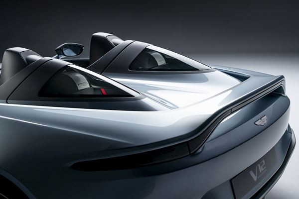 Aston Martin V12 Speedster: un speedster à bloc V12 de 700 ch et 753 Nm