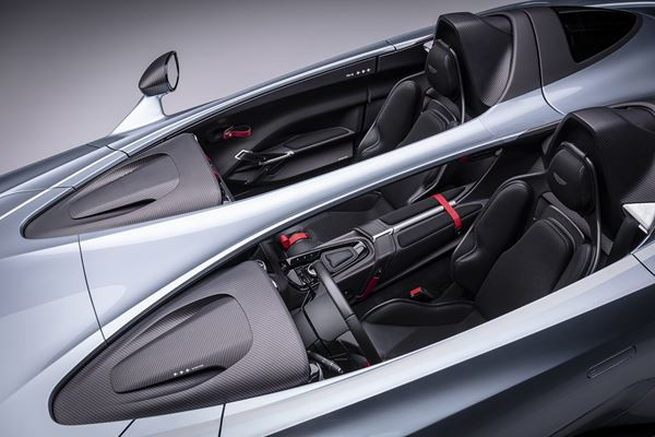 Aston Martin V12 Speedster: un speedster à bloc V12 de 700 ch et 753 Nm