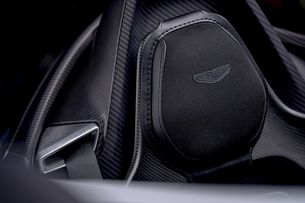 Aston Martin V12 Speedster: un speedster à bloc V12 de 700 ch et 753 Nm