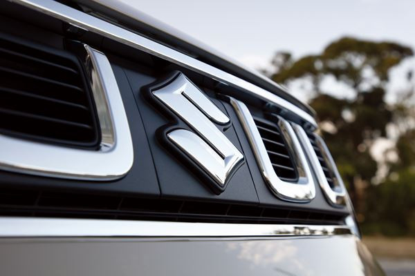 Le mini-SUV Suzuki Ignis restylé rehausse son style SUV