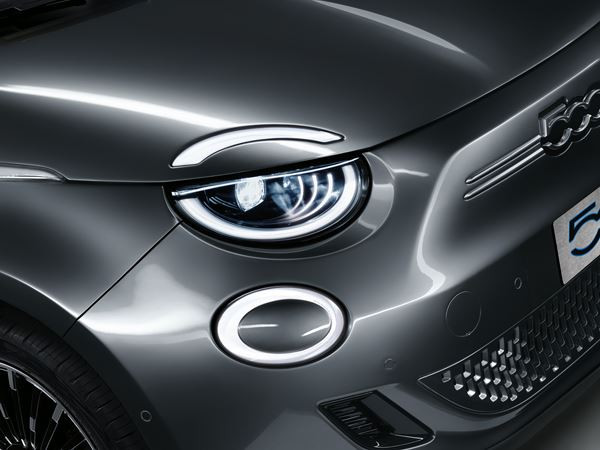 La Fiat 500 cabriolet adopte exclusivement une motorisation électrique