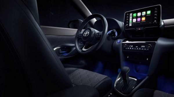 Le SUV urbain surélevé Toyota Yaris Cross propose une transmission intégrale