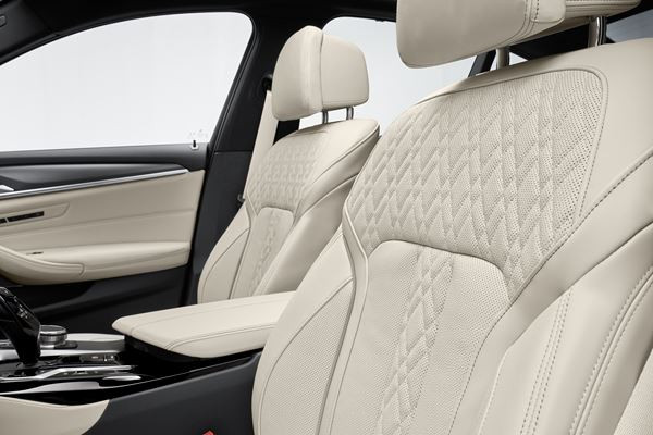 La BMW Série 5 restylée revendique un style sportif raffiné