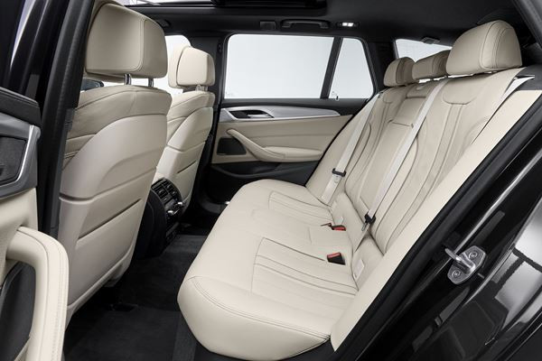 La BMW Série 5 Touring restylée revendique une prestance renforcée