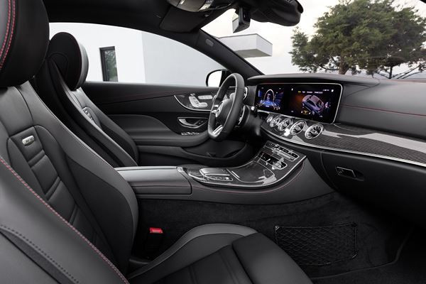 La Mercedes Classe E Coupé restylée affiche un design plus acéré