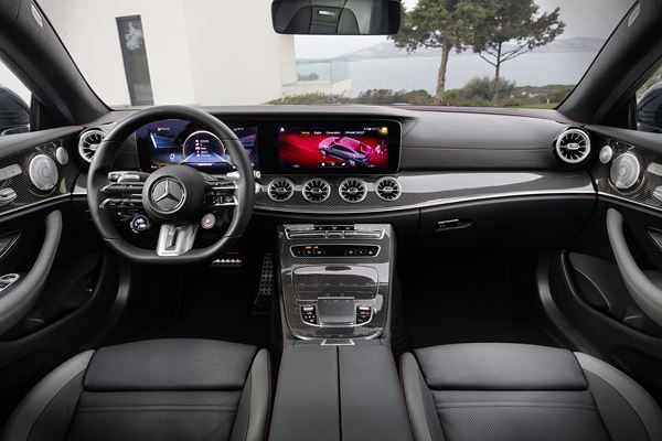 La Mercedes Classe E Coupé restylée affiche un design plus acéré