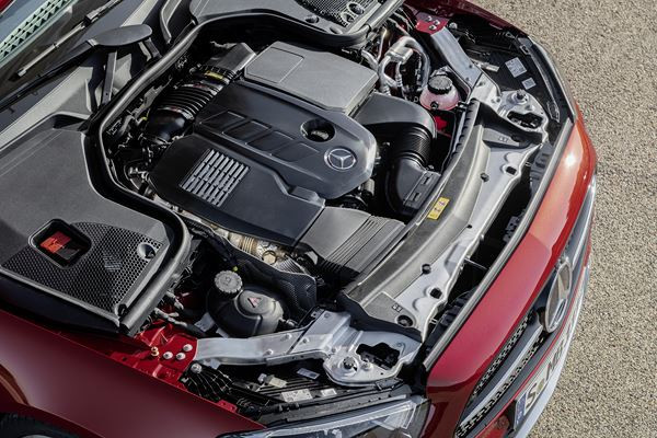 La Mercedes Classe E Cabriolet actualisée affiche un design plus acéré