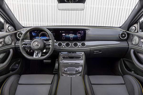 La berline sportive Mercedes-AMG E 63 4MATIC plus s'offre une mise à jour