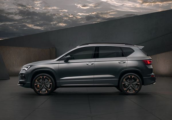 Le SUV compact haute performance Cupra Ateca affiche une allure déterminée