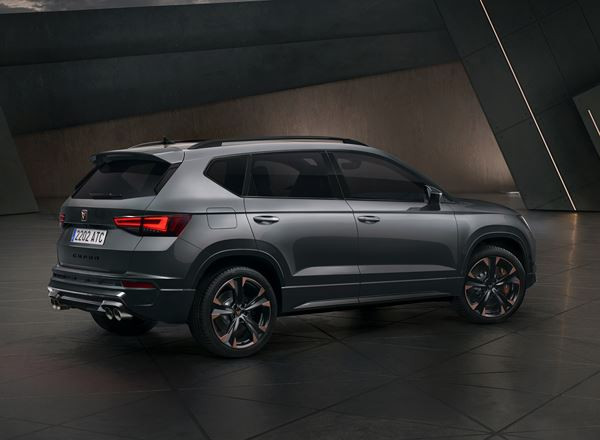 Le SUV compact haute performance Cupra Ateca affiche une allure déterminée