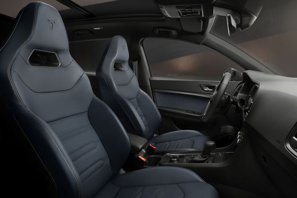 Le SUV compact haute performance Cupra Ateca affiche une allure déterminée