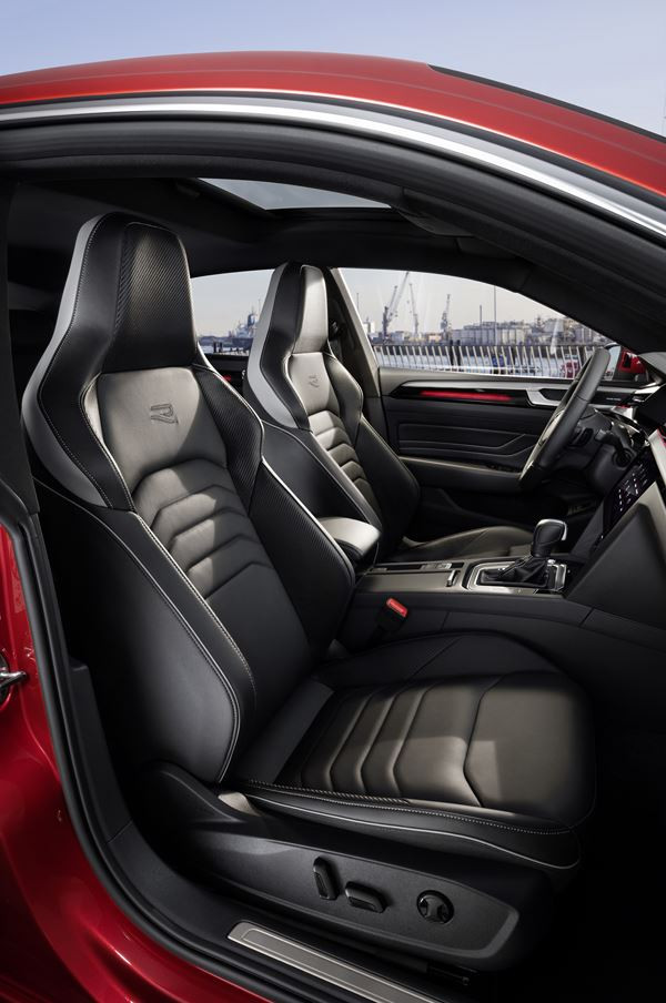 La Volkswagen Arteon se distingue par des lignes athlétiques