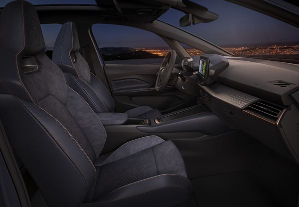 La Cupra el-Born électrique affiche un design extérieur impactant