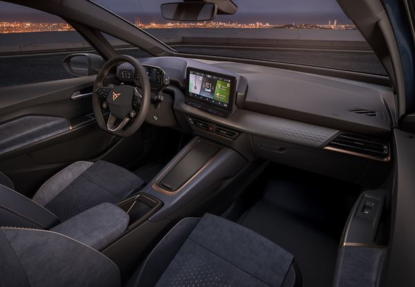 La Cupra el-Born électrique affiche un design extérieur impactant
