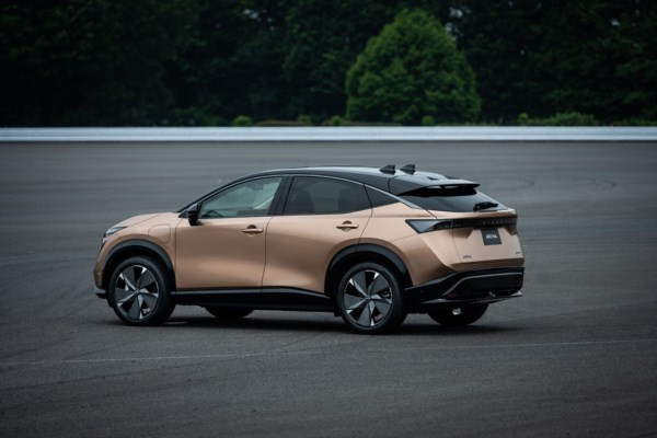 Le crossover coupé électrique Nissan Ariya affiche une autonomie de 500 km WLTP
