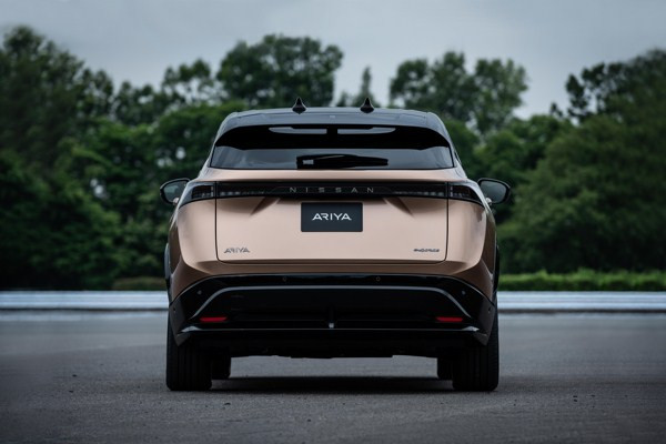 Le crossover coupé électrique Nissan Ariya affiche une autonomie de 500 km WLTP