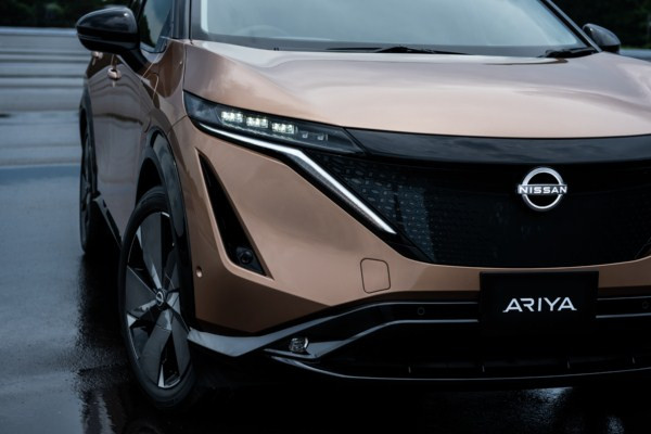 Le crossover coupé électrique Nissan Ariya affiche une autonomie de 500 km WLTP
