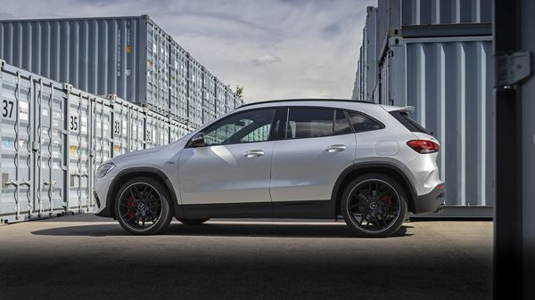 Le SUV compact Mercedes-AMG GLA 45 4Matic plus S délivre 421 ch