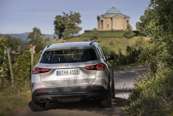Le SUV compact Mercedes-AMG GLA 45 4Matic plus S délivre 421 ch