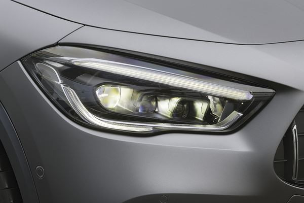 Le SUV compact Mercedes-AMG GLA 45 4Matic plus S délivre 421 ch