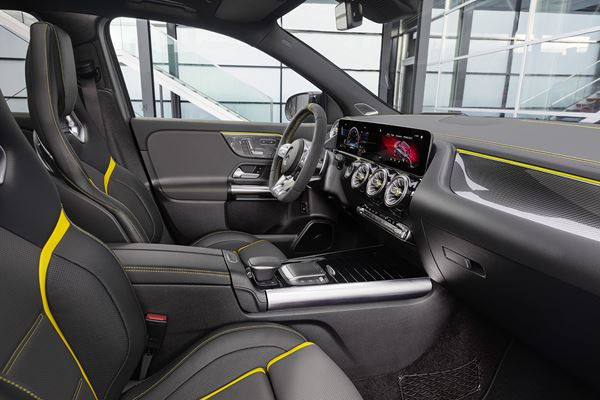 Le SUV compact Mercedes-AMG GLA 45 4Matic plus S délivre 421 ch