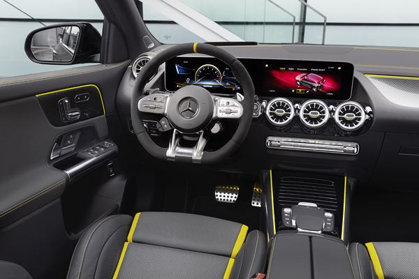 Le SUV compact Mercedes-AMG GLA 45 4Matic plus S délivre 421 ch