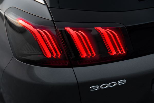 Le SUV Peugeot 3008 s'offre une face avant redessinée